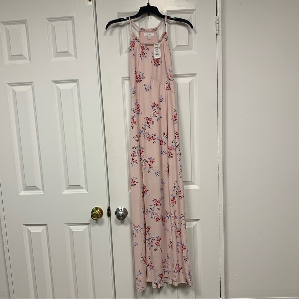 Long flowered maxi dress with two small slits
